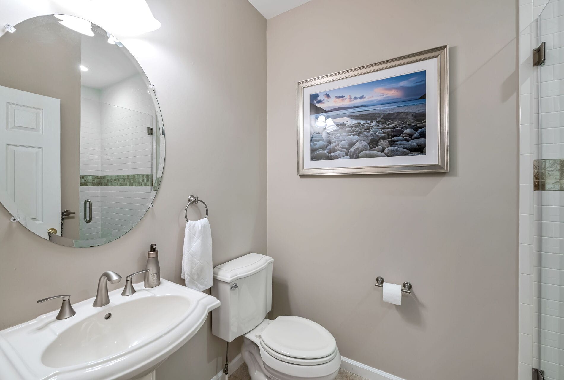 1st Floor Bathroom