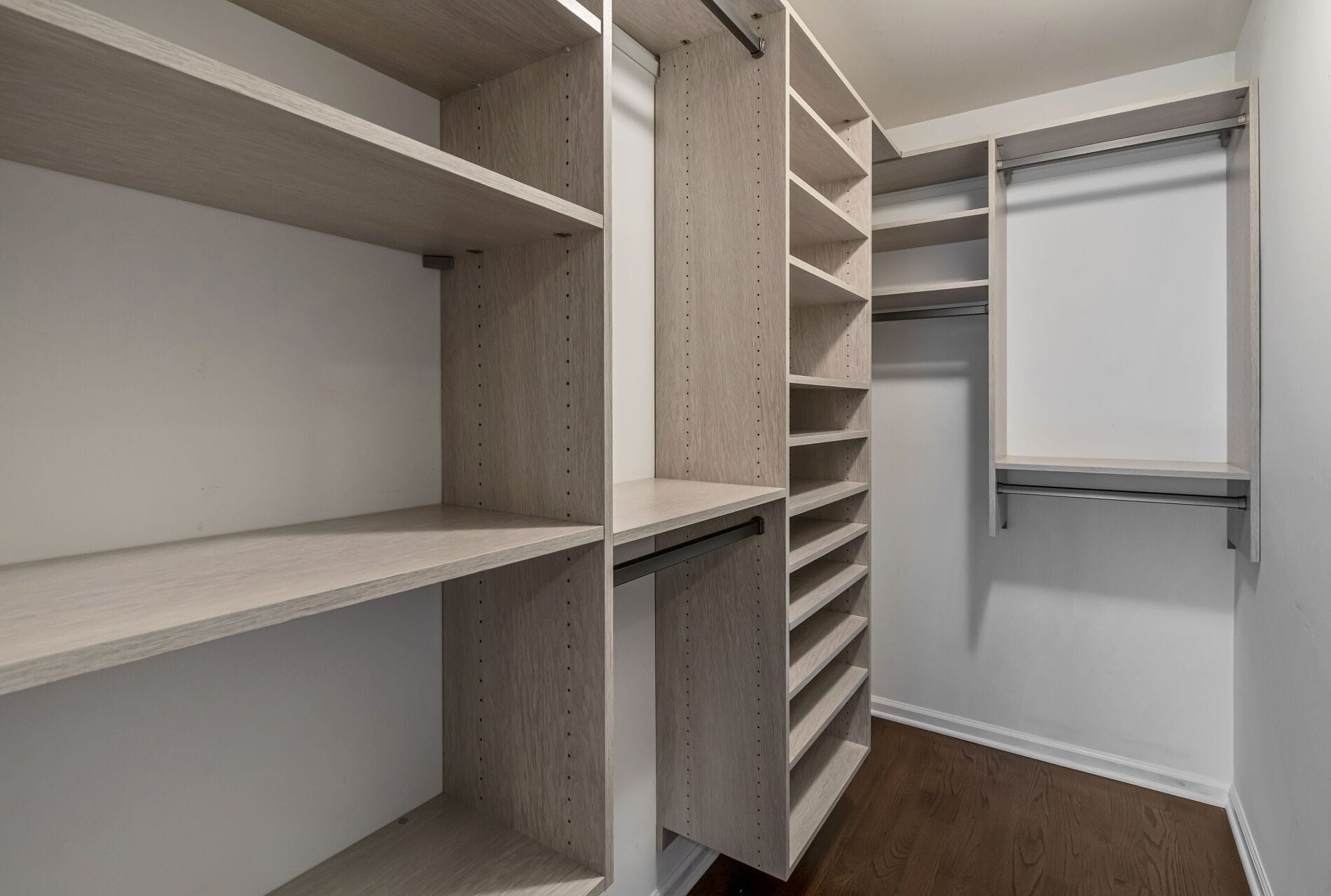 California Closet - Light Wood