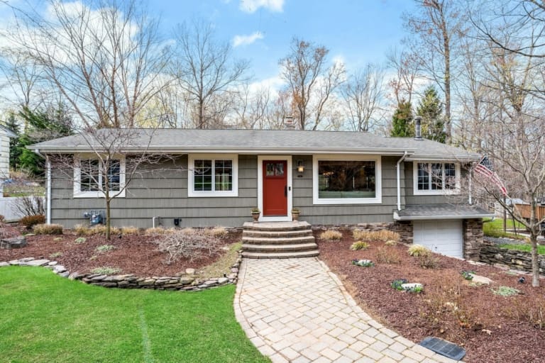 41 Wenonah Ave Updated Ranch in Oakland NJ Best Realtor Photo