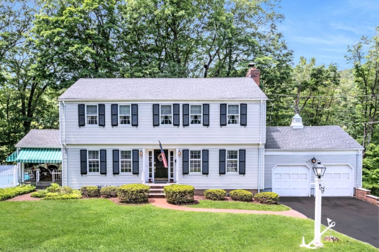 57 Thunderbird Drive Oakland NJ 07436