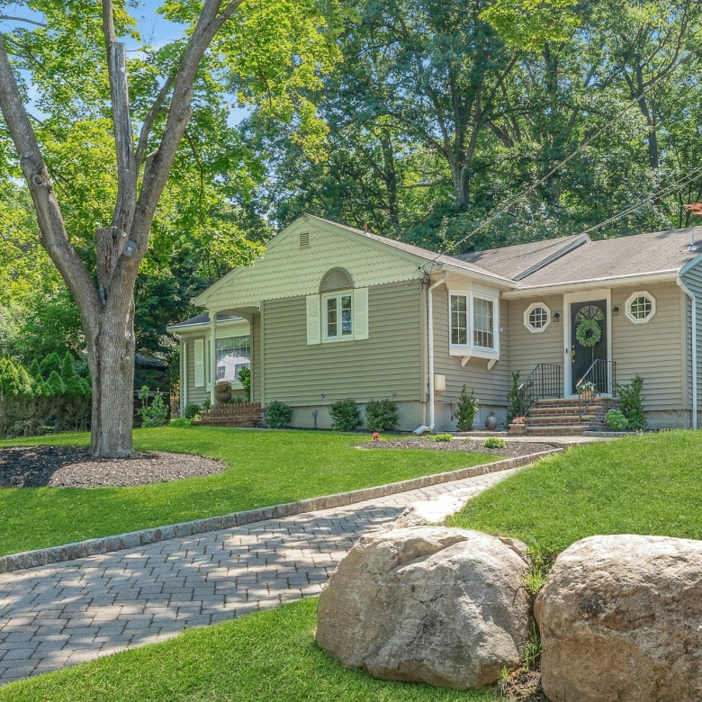 21 Hickory Drive Sells for $80,001 Over Asking