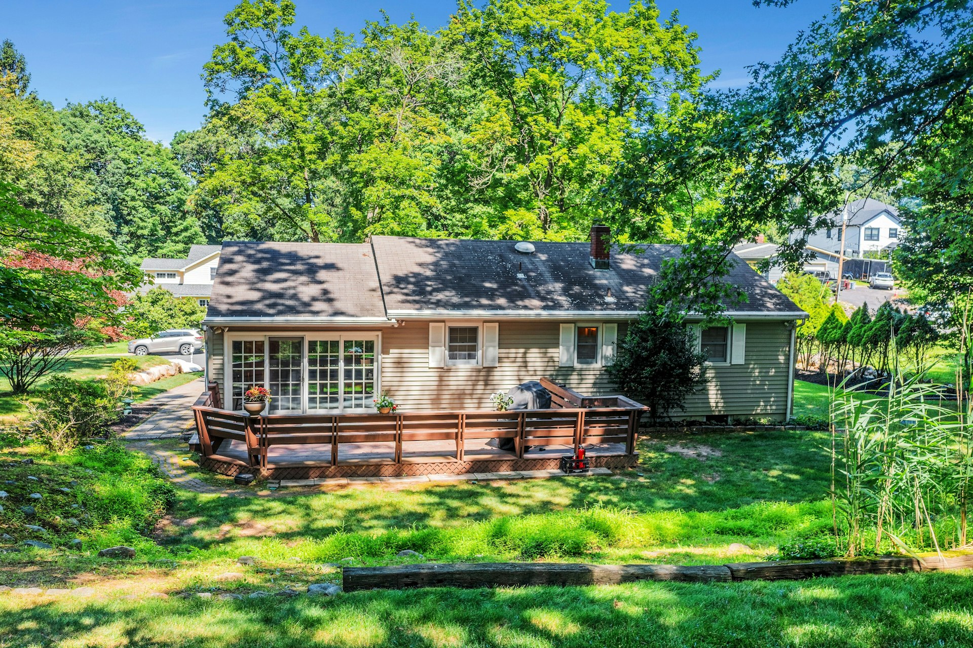041-494587-(100)260703-0165-HDR_14730903